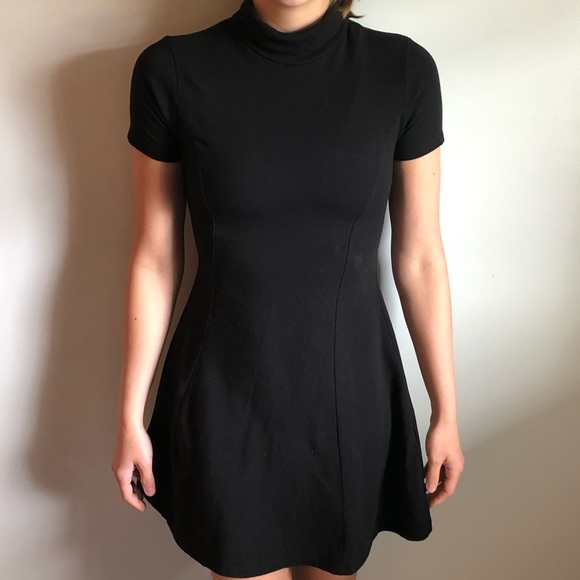 black turtleneck dress short sleeve